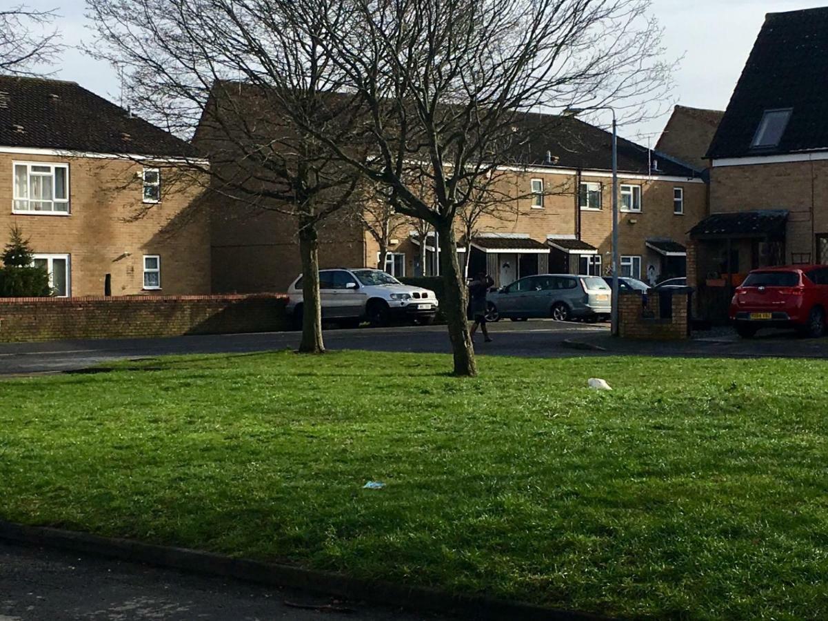Travelling Stop Daire Swindon Dış mekan fotoğraf